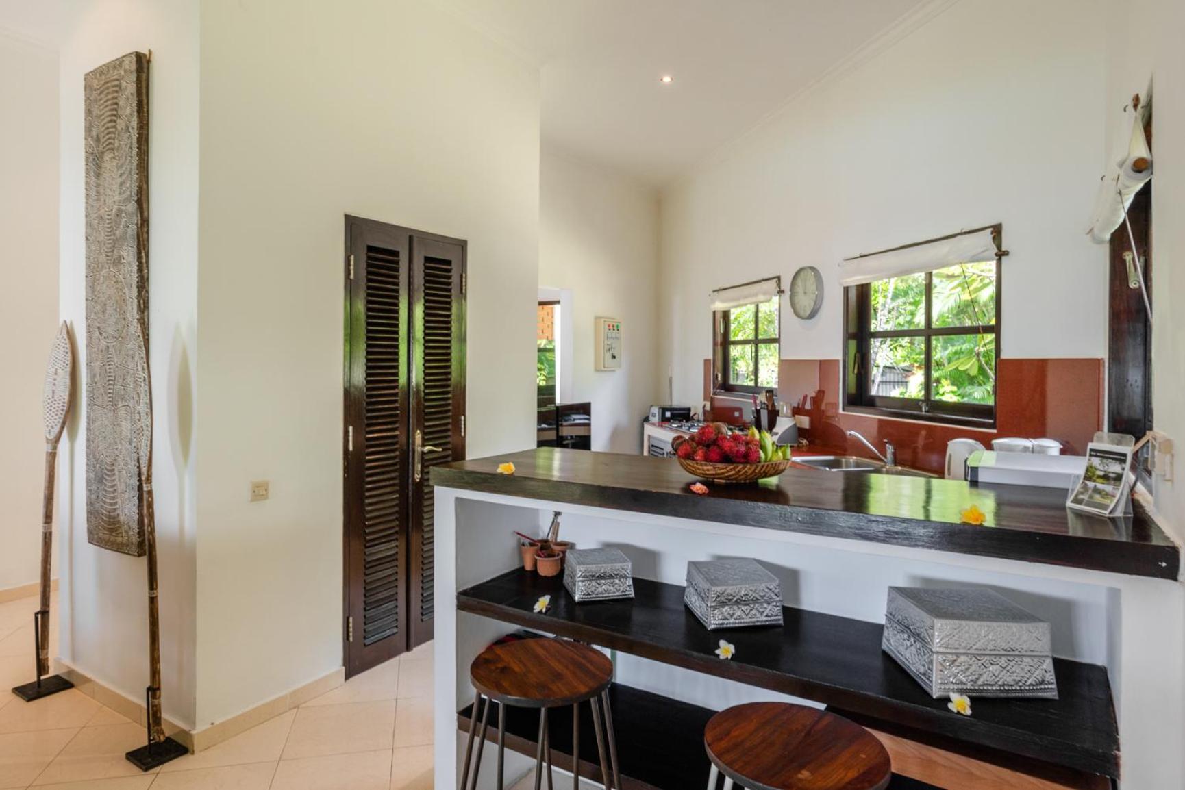Gorgeous Beachfront Villa Lovina Banjar  Bagian luar foto