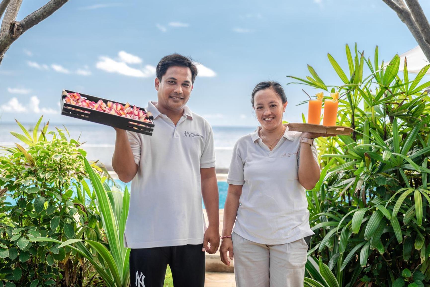 Gorgeous Beachfront Villa Lovina Banjar  Bagian luar foto