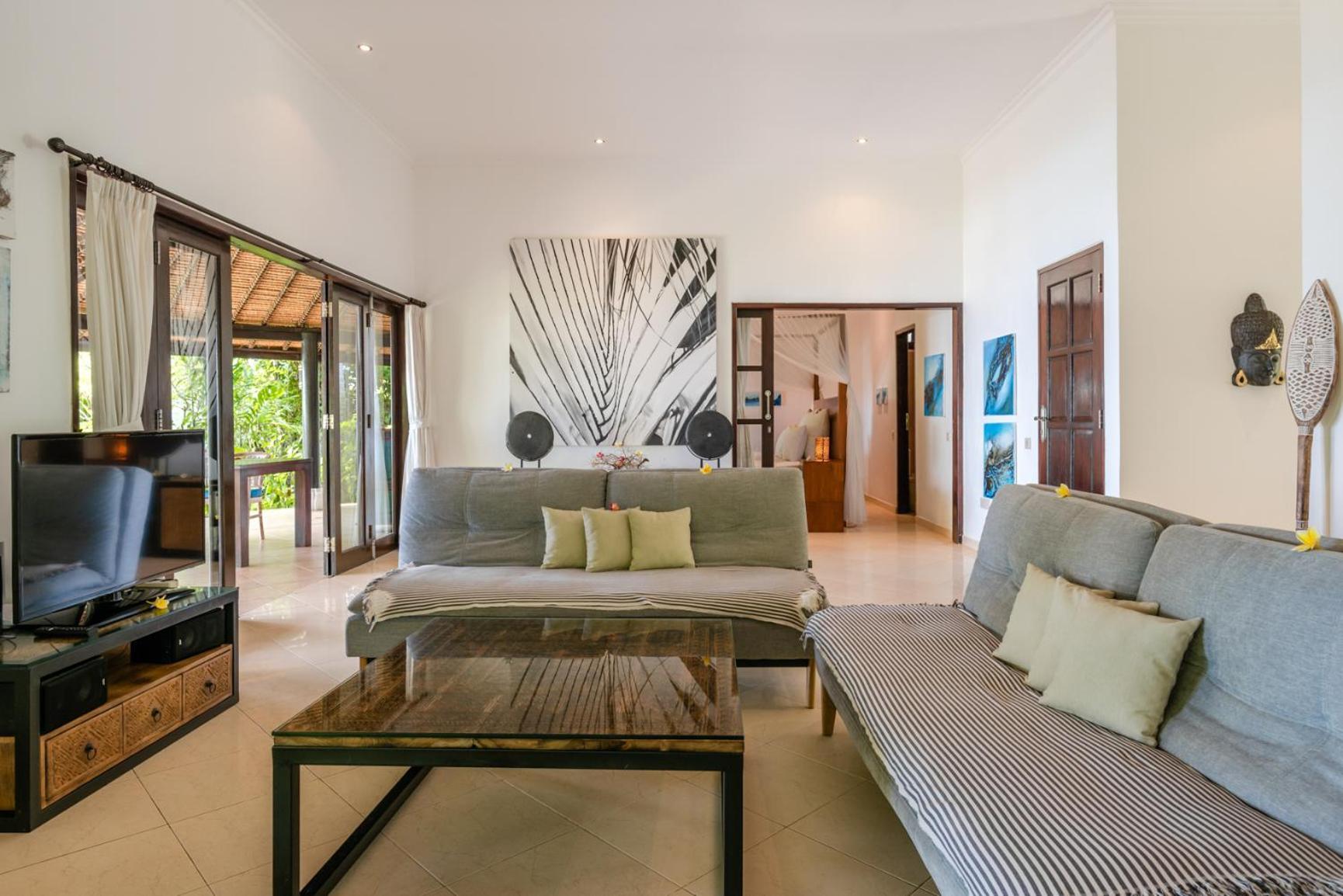 Gorgeous Beachfront Villa Lovina Banjar  Bagian luar foto