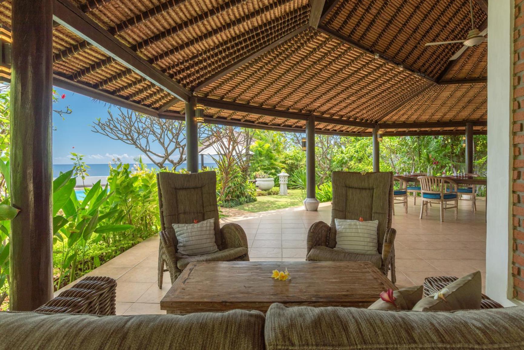 Gorgeous Beachfront Villa Lovina Banjar  Bagian luar foto